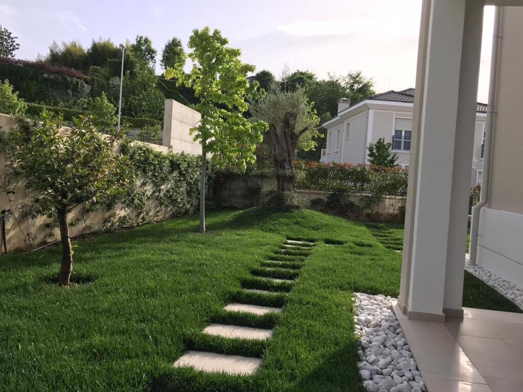 Villa for Rent in Rolling Hills!