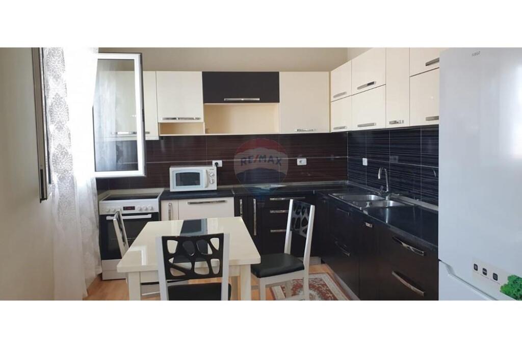 2+1 apartment for rent at Vilat Amerikane !
