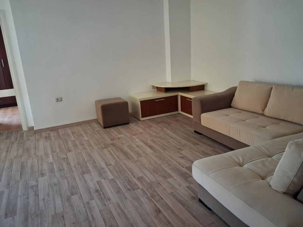 🏢Sulejman Pasha Street, a few minutes away from the National Museum, a 1+1 apartment, furnished, is for rent. 60,000LEKE
