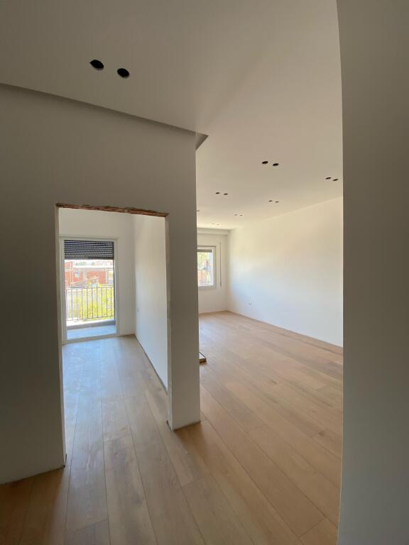 Office Space for Rent with 2 Balconies, near American 3!