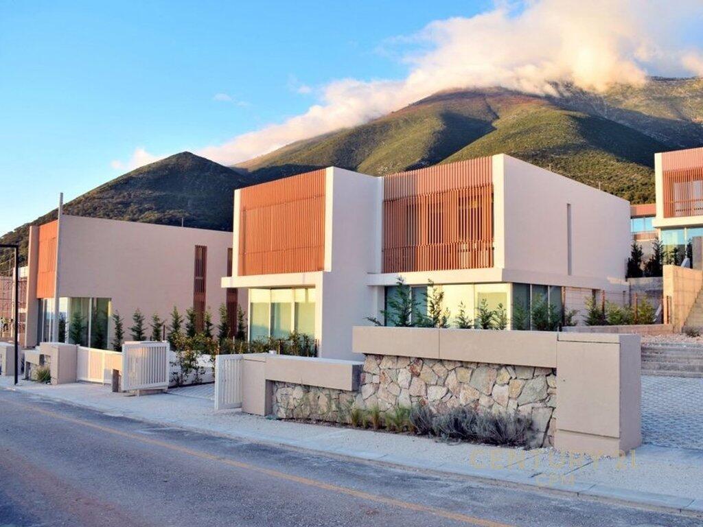🌿 Villa di Lusso in Vendita a Green Coast 1 – Palasë 🌊