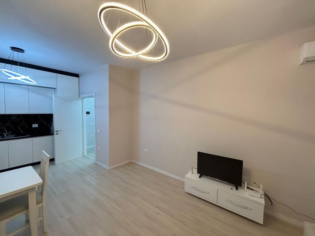 1+1,i mobiluar,te urban gate astir cmimi 450 euro