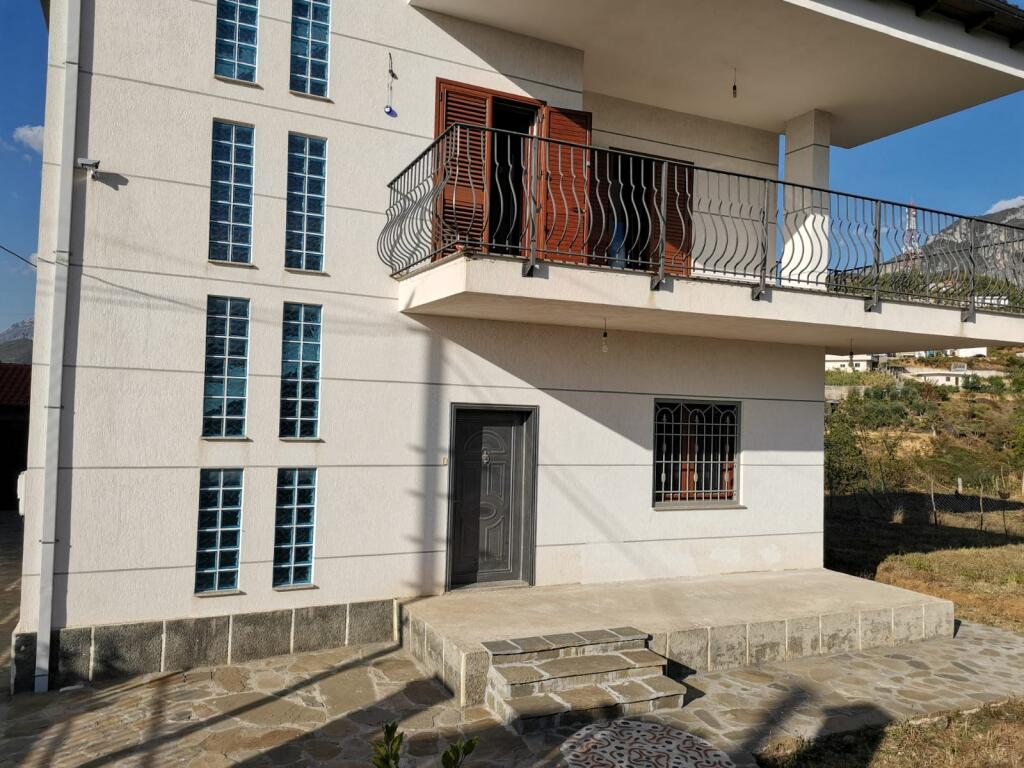 Kafja Rremes Villa Due Piani In Vendita