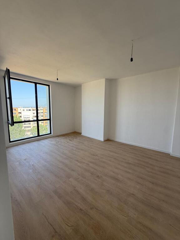 Bulevardi Ri Vendesi in vendita appartamento 2+1+2