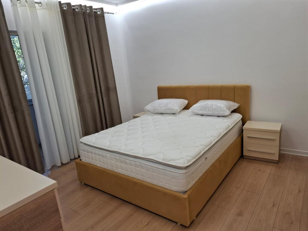 Apartament 1+1 Prane Stacionit te Trenit