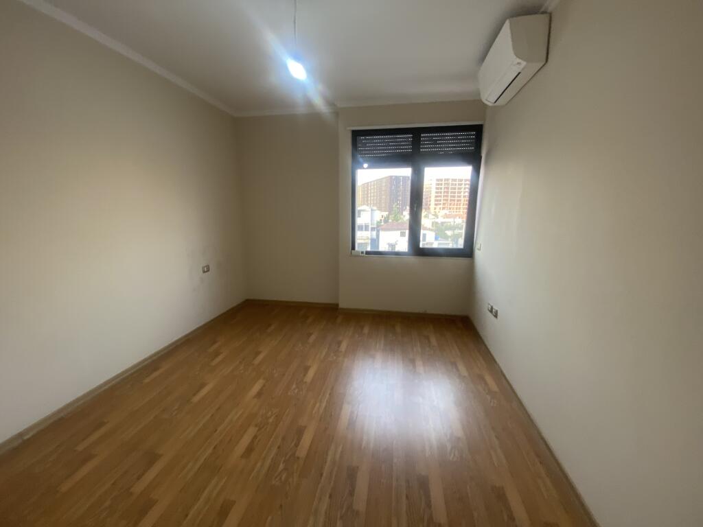 2+1,bosh per zyra te hotel marinaj astir,400 euro