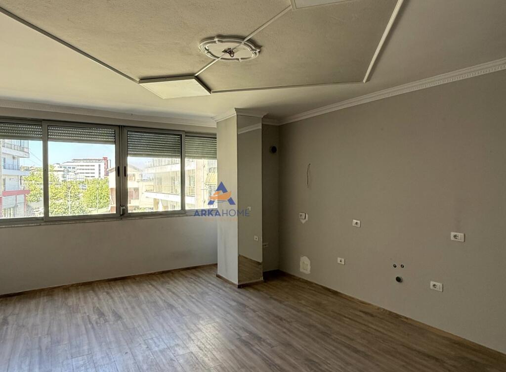 FOR SALE APARTMENT 2+1+BALCONY "KOMUNA E PARISIT" 175,000 EURO.