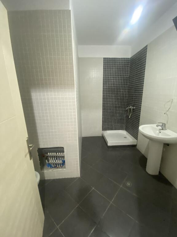 2+1,bosh per zyra te hotel marinaj astir,400 euro