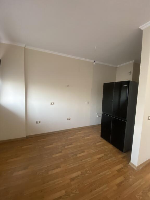 2+1,bosh per zyra te hotel marinaj astir,400 euro
