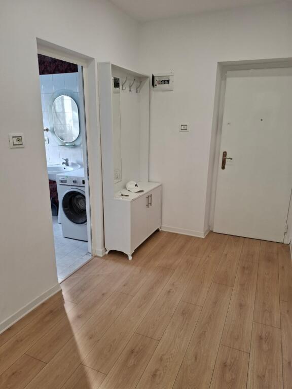 Apartament 1+1 Prane Stacionit te Trenit