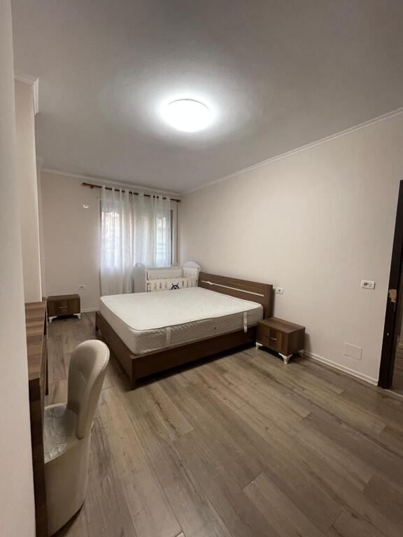 Jepet me Qera Apartament 2+1 - Fresk