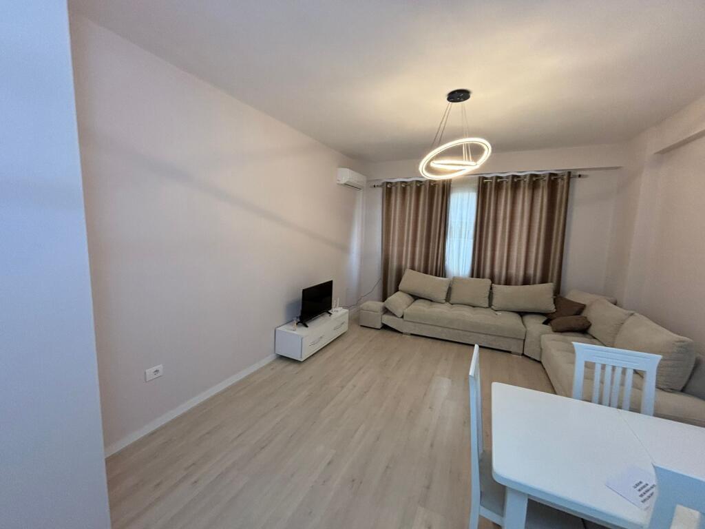 1+1,i mobiluar,te urban gate astir cmimi 450 euro