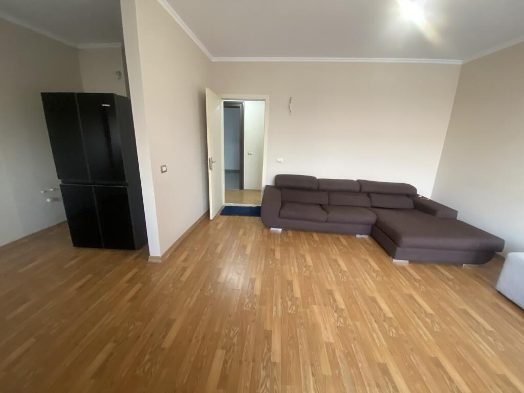2+1,bosh per zyra te hotel marinaj astir,400 euro