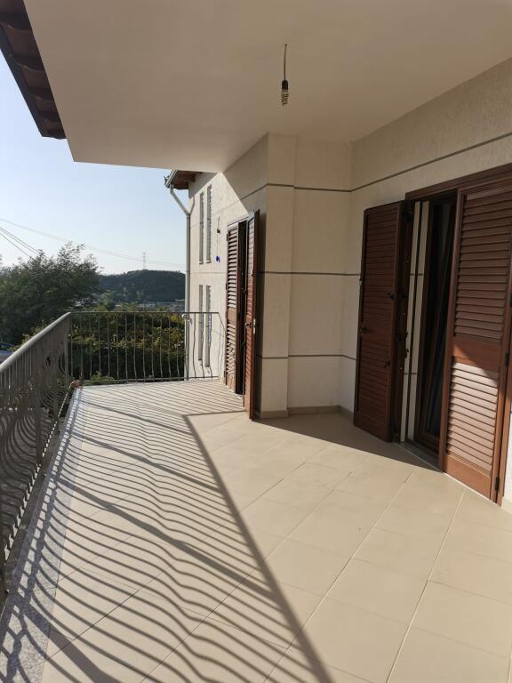 Kafja Rremes Villa Due Piani In Vendita