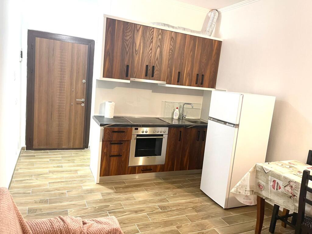 JEPET ME QERA APARTAMENT 1+1 400 EURO ASTIR
