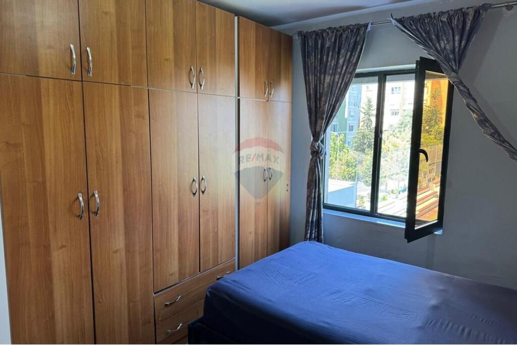 APARTAMENT 1+1 &amp; DEPO PER SHITJE NE LAPRAKE !
