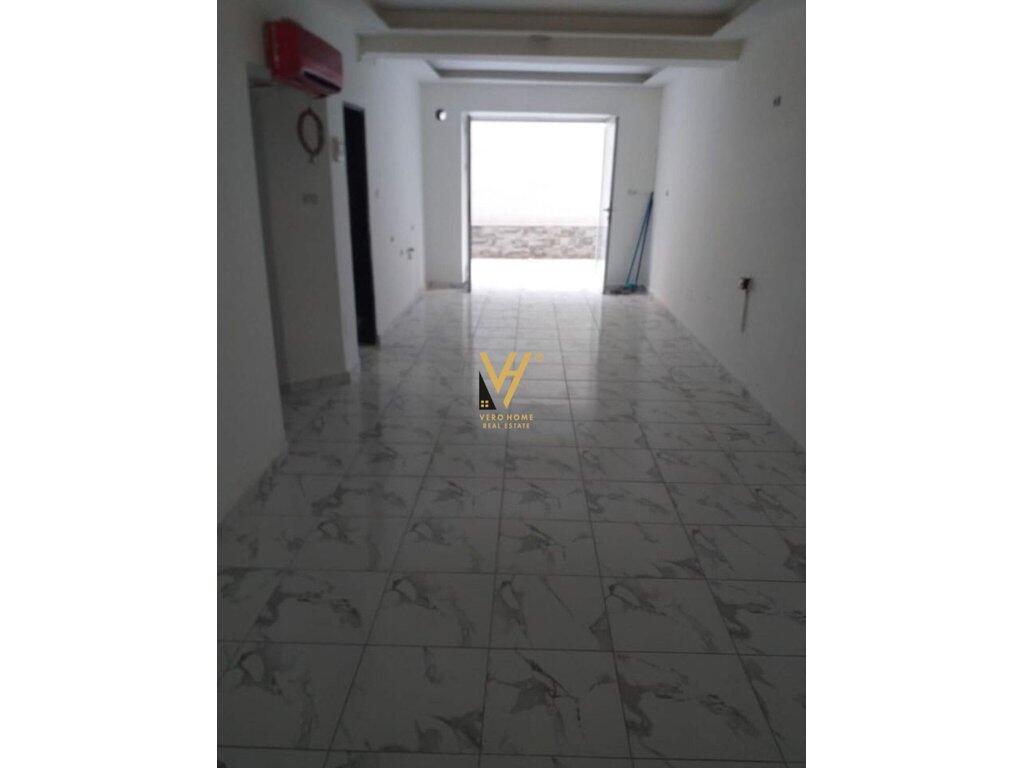 LOCALE COMMERCIALE DI 35 M2 IN AFFITTO IN VIA DIBRES 400 EURO