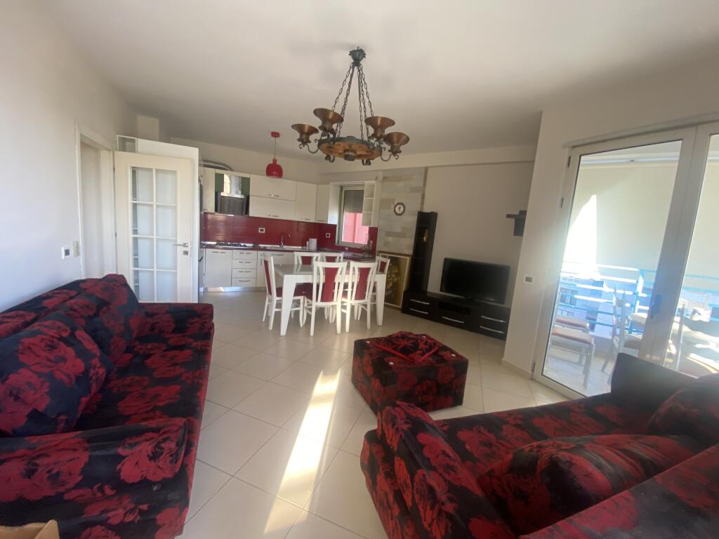 2+1,i mobiluar,ne misto mame,cmimi 425 euro
