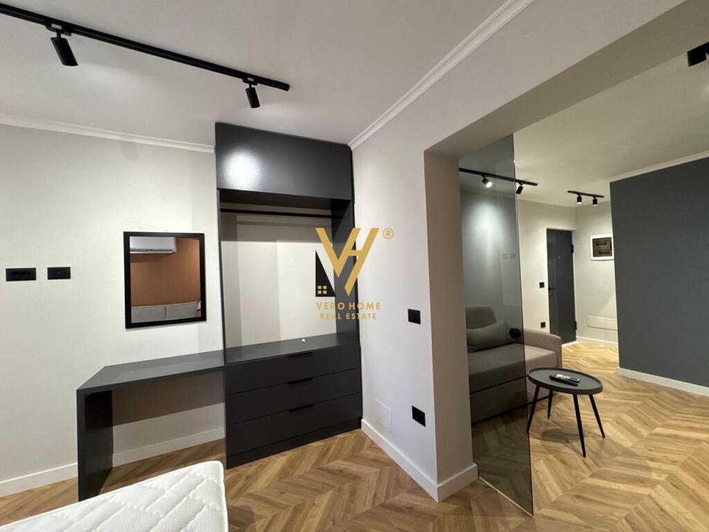 SHITEN 2 APARTAMENTE + STUDO TE RRUGA MINE PEZA 268.000 EURO