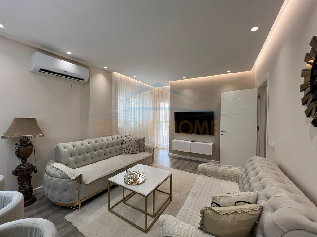 Shitet, Apartament 1+1, Unaza e Re.