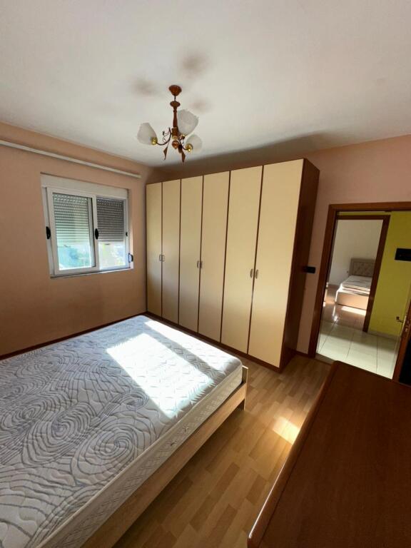 APPARTAMENTO IN VENDITA * 2+1 + Cucina separata e ampio balcone 📍 Indirizzo: KOPSHTI IVINA ZONA 3