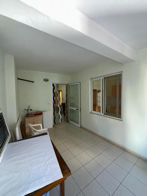 APPARTAMENTO IN VENDITA * 2+1 + Cucina separata e ampio balcone 📍 Indirizzo: KOPSHTI IVINA ZONA 3