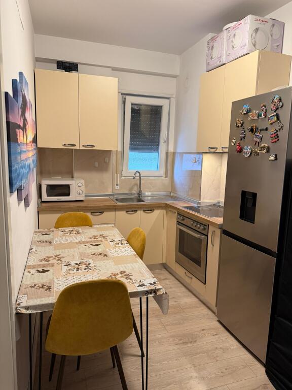 SHITET APARTAMENT 1+1 5 MAJI 83.000 EURO