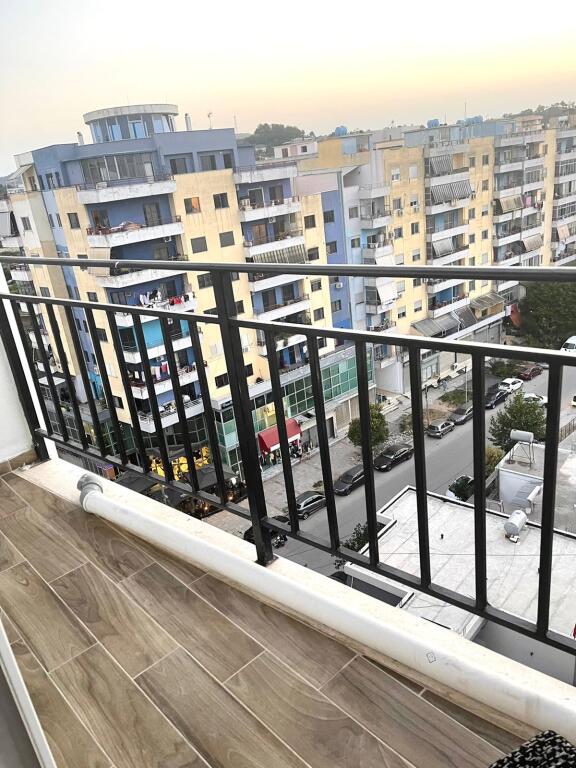 JEPET ME QERA APARTAMENT 1+1 400 EURO ASTIR