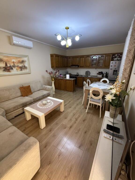 JEPET ME QERA APARTAMENT 1+1 450 EURO SPITALET