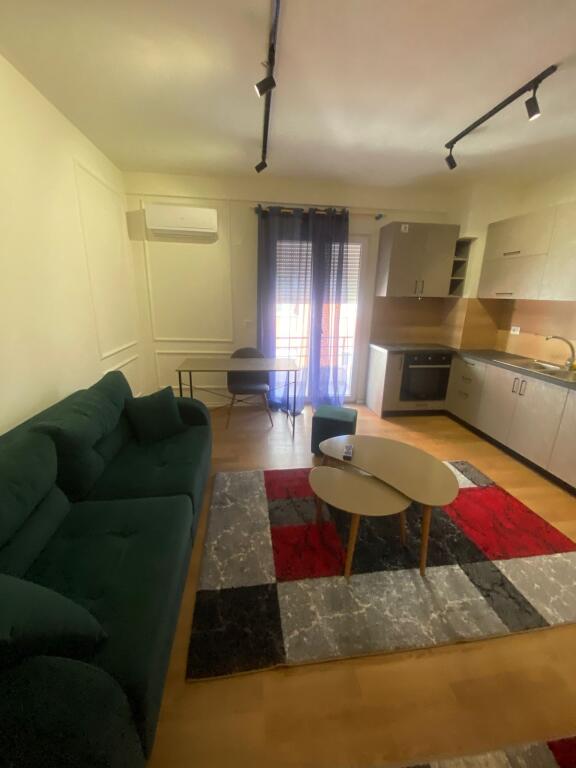 Apartament 1+1 me qera + parking 500 eu