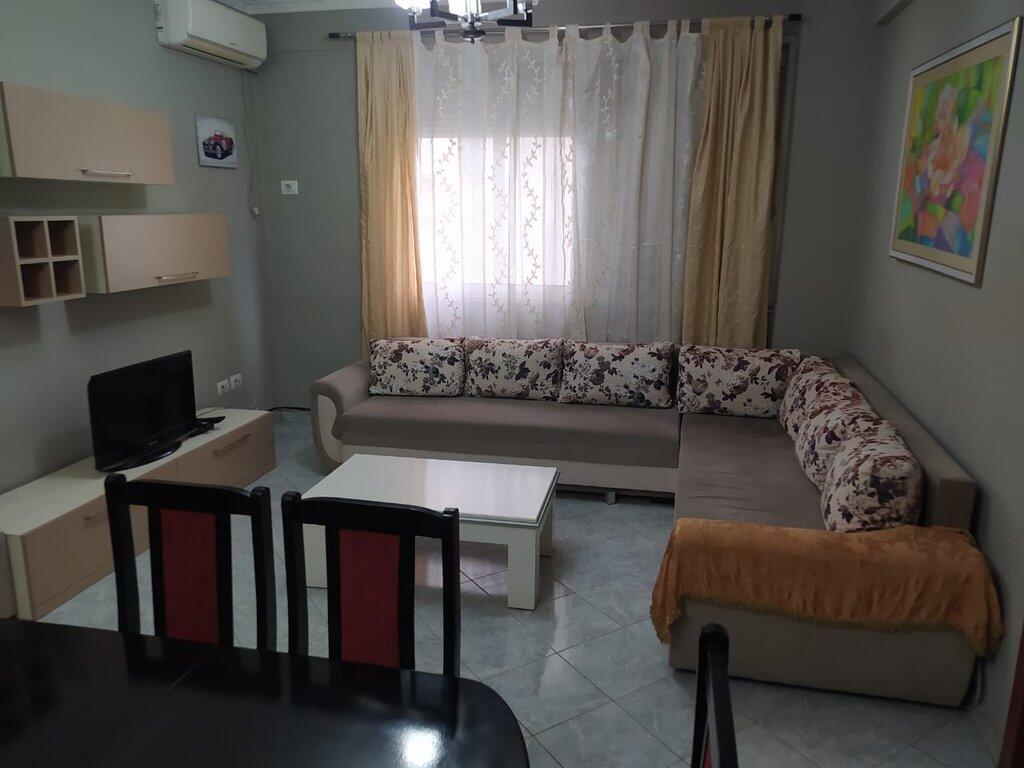 We rent a 2+1 apartment in Porcelan