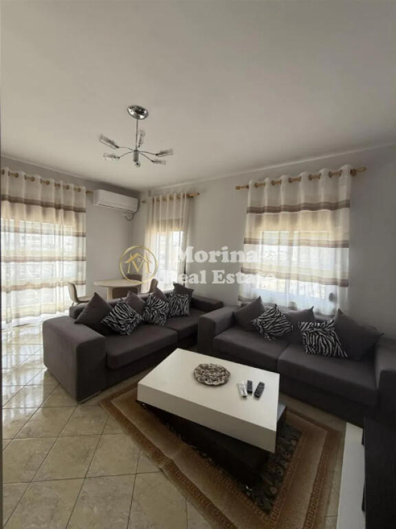 Qera, Apartament, 2+1,21 Dhjetori, 700 euro/muaj