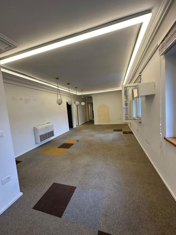 🏢Apartment for Offices for Rent – Durres Street, near the Embassies 💶 Price: 2,000 Euro/monthJ