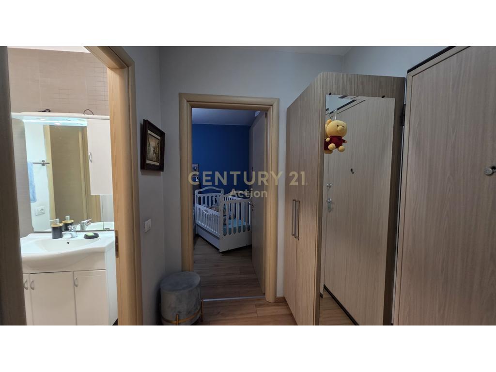 🏢 Shitet Apartament 1+1 – Kompleksi Magnet, Tiranë