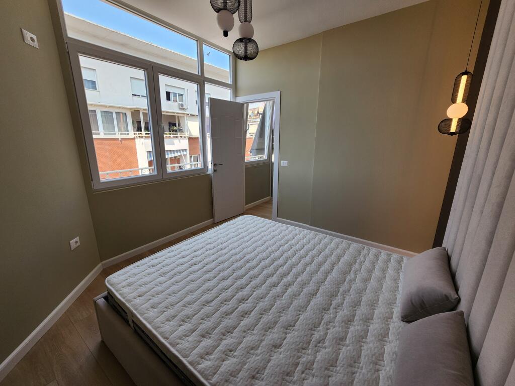 SHITET: 1+1 (Qendër - Rr. Kavajës 📍) 100% e rikonstruktuar - Pallat i Ri - Kati 7, Sip 57.6 m² Ideale për Investim | E kompletuar 100% e re