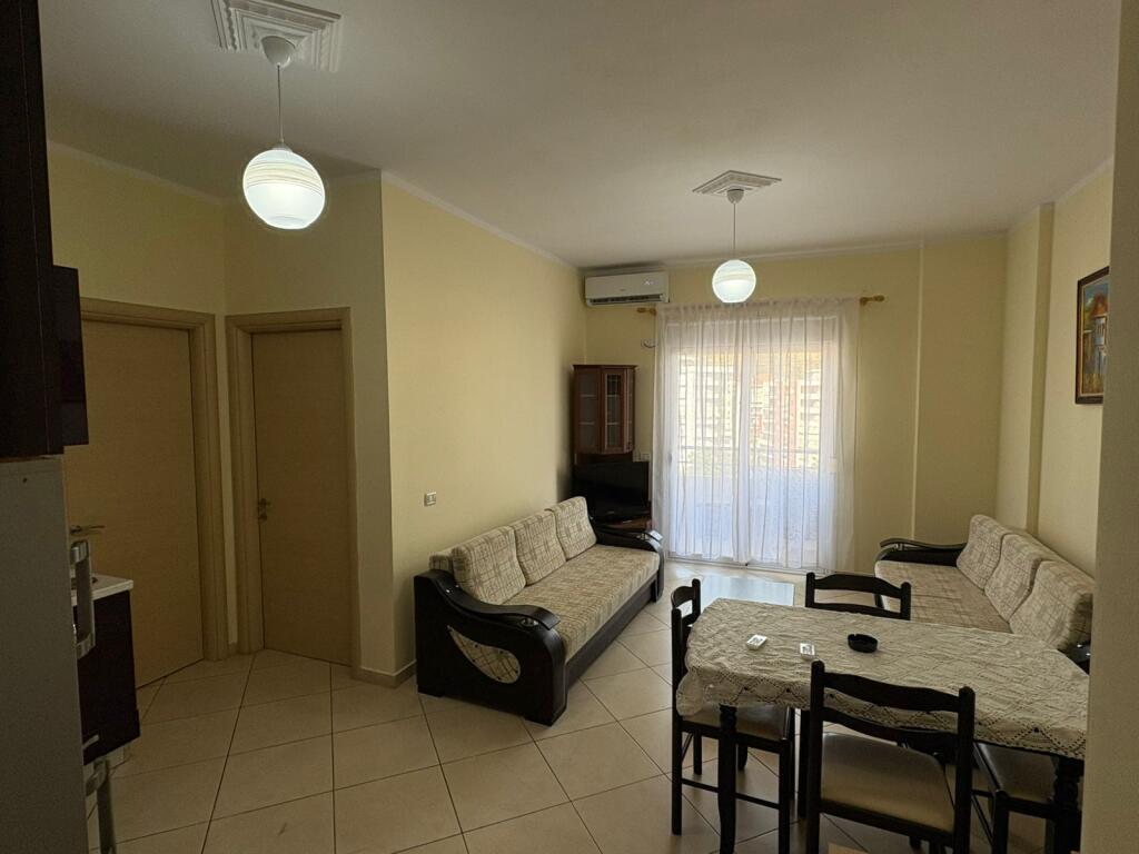 🏡 In Affitto – Appartamento 1+1 vicino alla Chiesa Ortodossa, Vlora