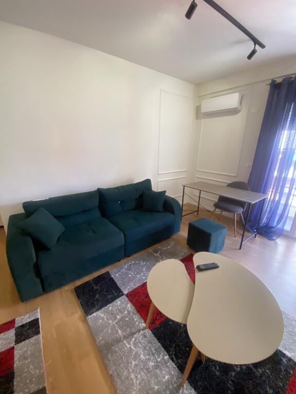 1+1,i mobiluar ne selite,500 euro,ofrohet dhe parkim