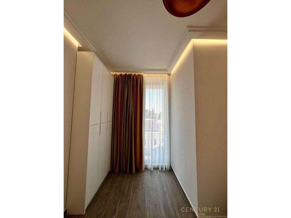 FOR RENT APARTMENT 2+1+PARKING SPACE AT RED SCHOOL