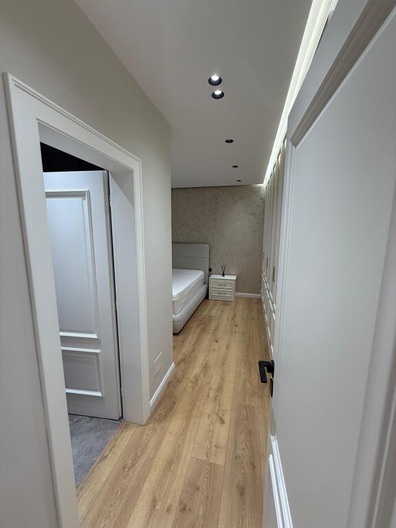 Apartament luksoz me qira
