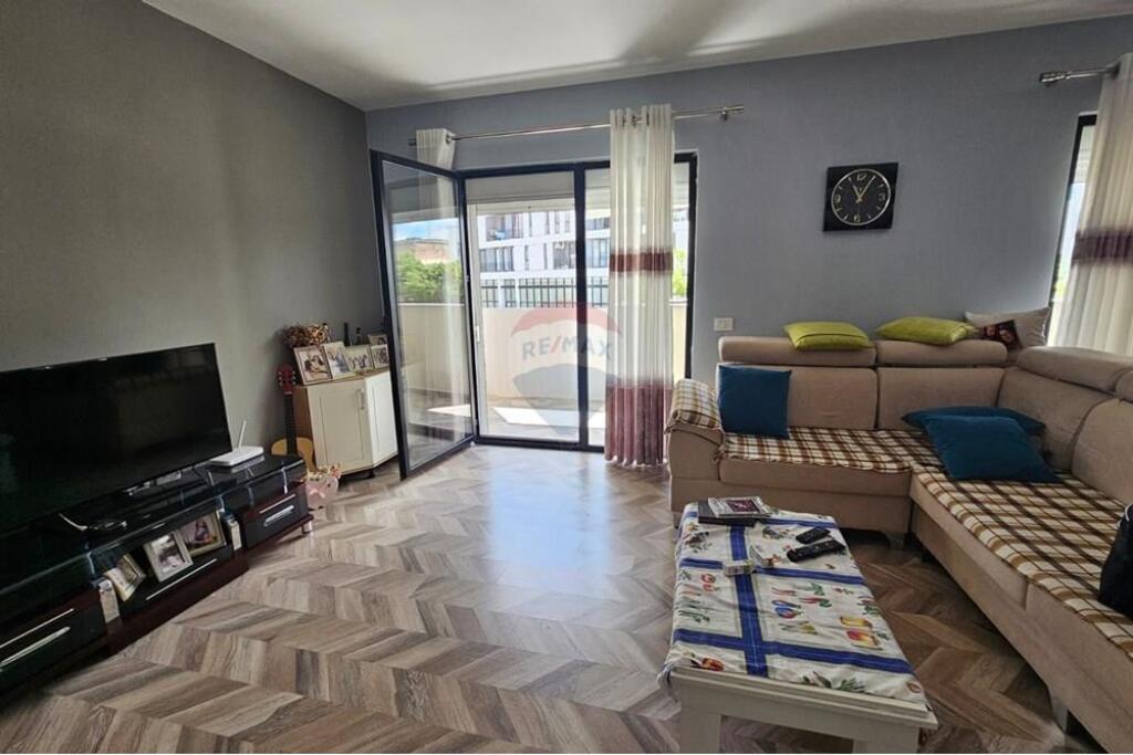 SHITET, APARTAMENT 2+1, RRUGA 5 MAJI, TIRANË