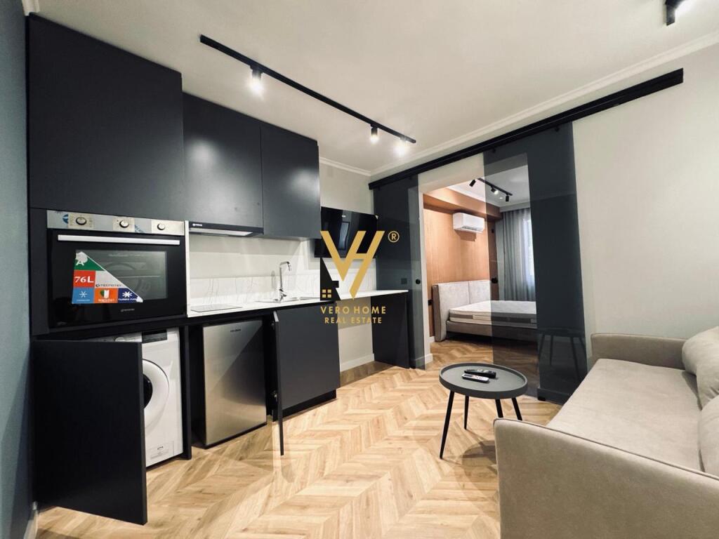 SHITEN 2 APARTAMENTE + STUDO TE RRUGA MINE PEZA 268.000 EURO