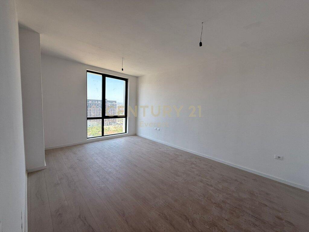 🏙️ BULEVARDI I RI – SHESIM APARTAMENT 1+1