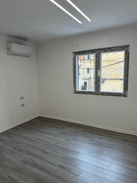 Office for rent near bar oslo brryli
