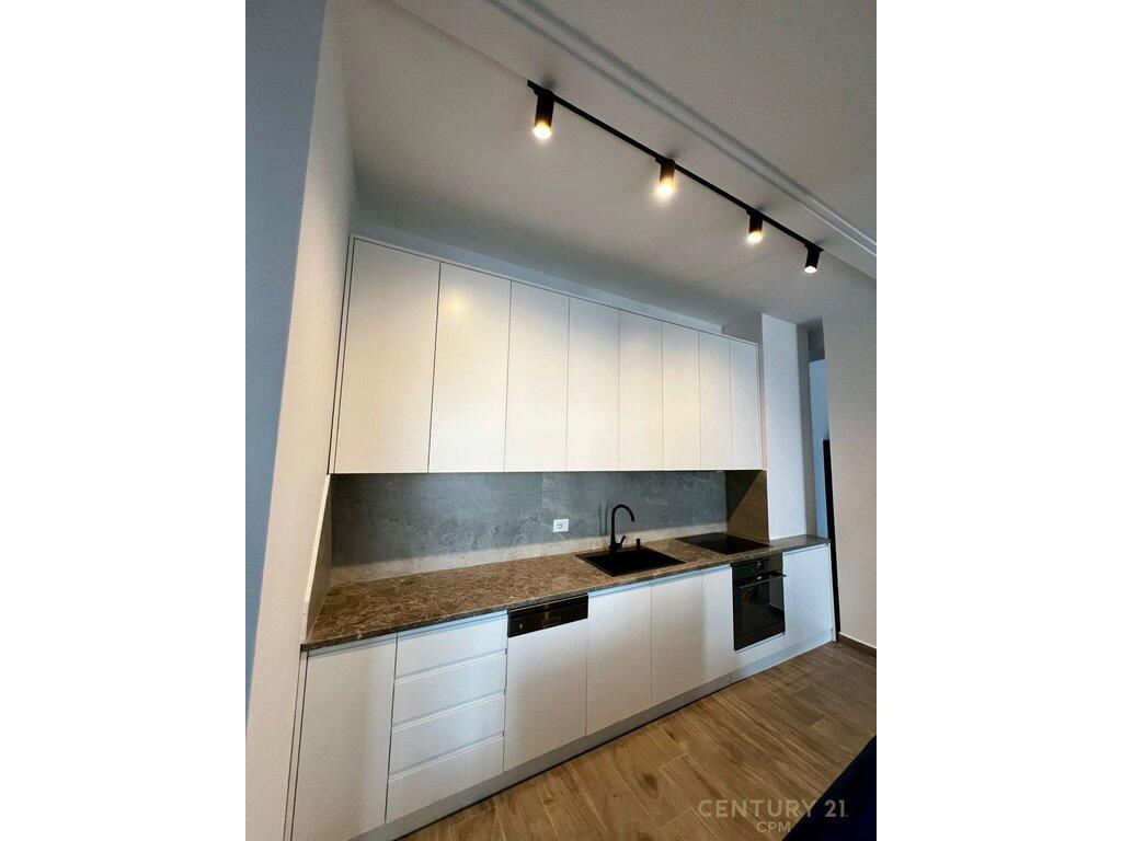 FOR RENT APARTMENT 2+1+PARKING SPACE AT RED SCHOOL