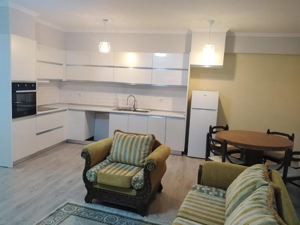 Jepet 2+1 kati i 5 pallat ekzistues tek shkolla e baletit.