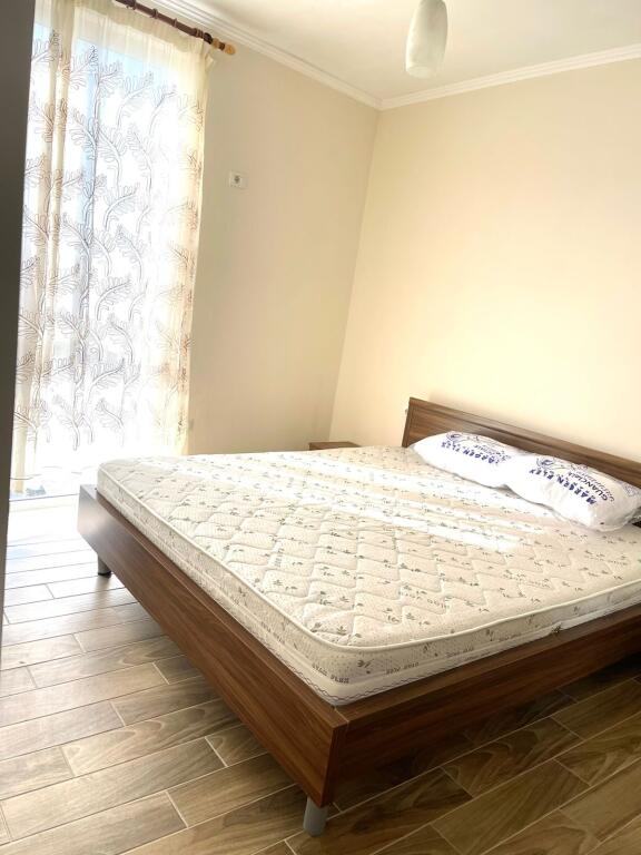 JEPET ME QERA APARTAMENT 1+1 400 EURO ASTIR