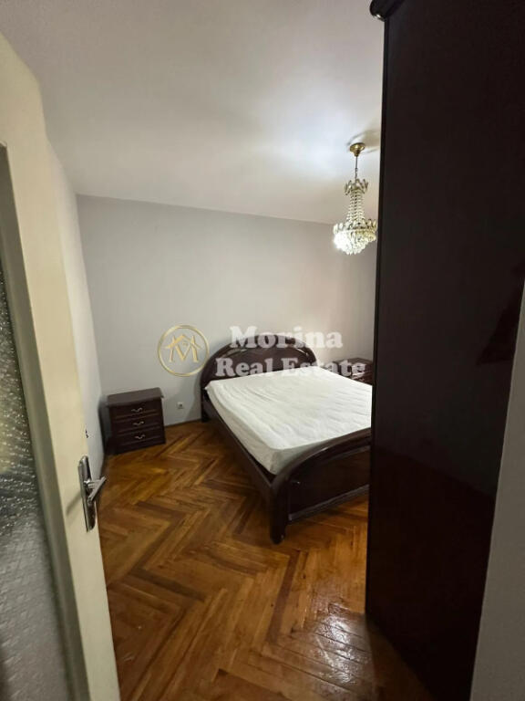 Appartamento 2+1, Via Dibra, 700 Euro/mese.