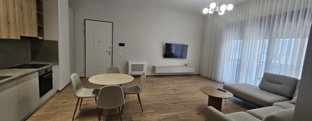 Jepet me qira apartament 2+1 tek Kompleksi Delijorgji .
