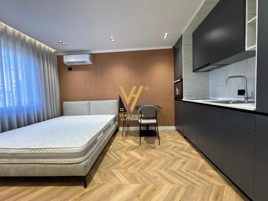 SHITEN 2 APARTAMENTE + STUDO TE RRUGA MINE PEZA 268.000 EURO