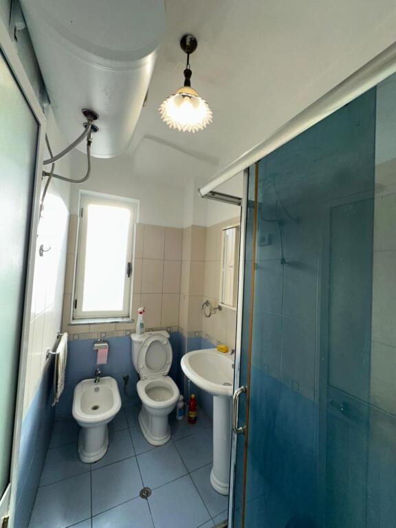APPARTAMENTO IN VENDITA * 2+1 + Cucina separata e ampio balcone 📍 Indirizzo: KOPSHTI IVINA ZONA 3
